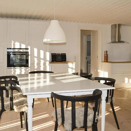 Three-bedroom Holiday In Nyaraló