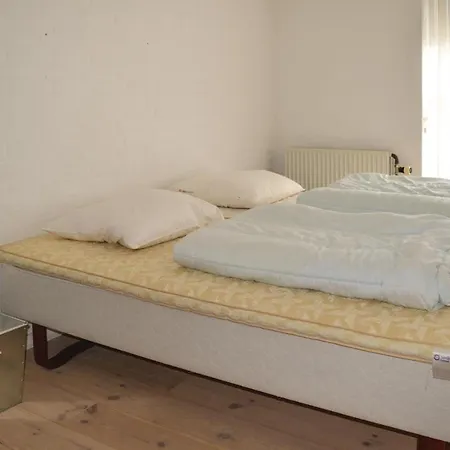 Three-bedroom Holiday In Strandby