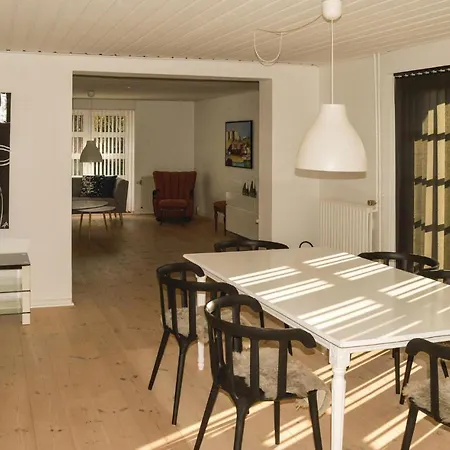 Nyaraló Three-bedroom Holiday In Strandby